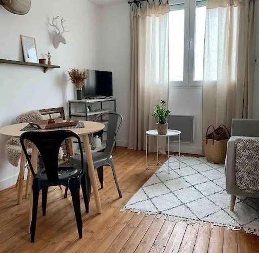 Au Numero 13 A 50m De La Appartement *